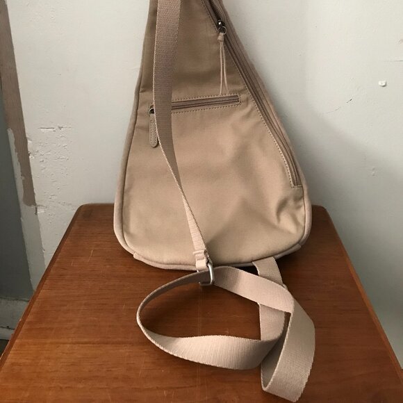 NEW The Sak Geo Sling Beige Sand Suede Adjustable Convertible Backpack Purse - Picture 5 of 9